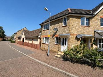 2 bedroom maisonette for sale