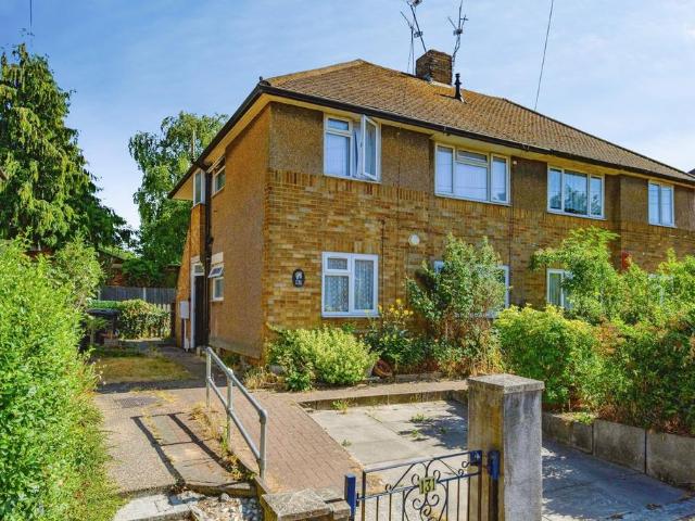2 bedroom maisonette for sale