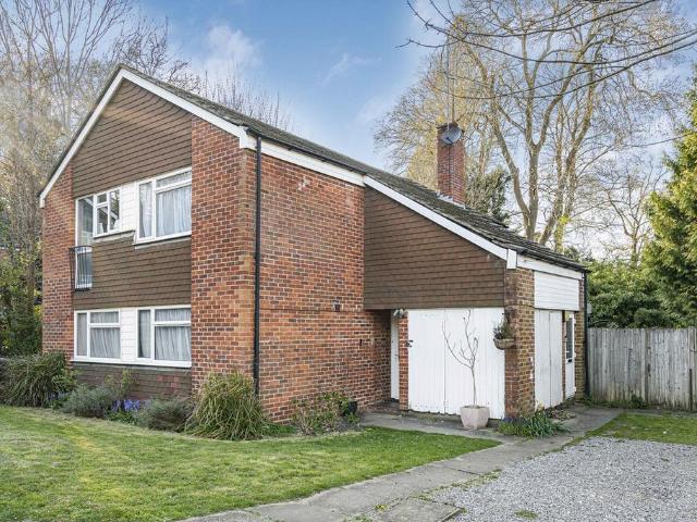 2 bedroom maisonette for sale