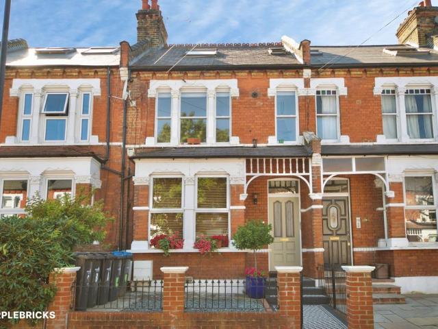2 bedroom maisonette for sale