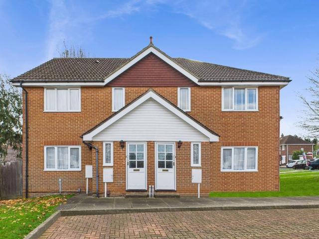 2 bedroom maisonette for sale