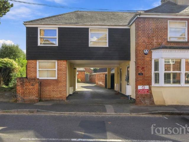 2 bedroom maisonette for sale