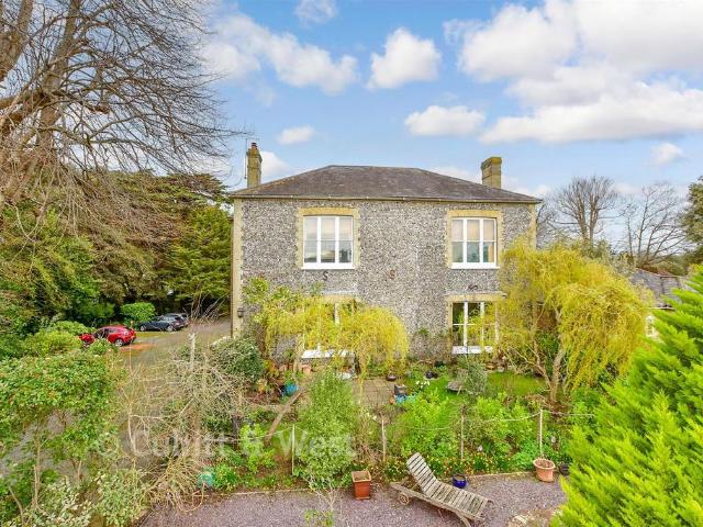 2 bedroom maisonette for sale