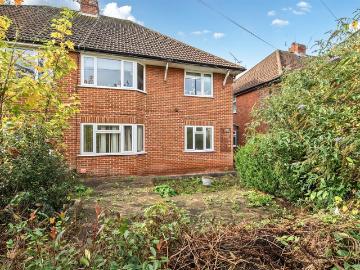 2 bedroom maisonette for sale