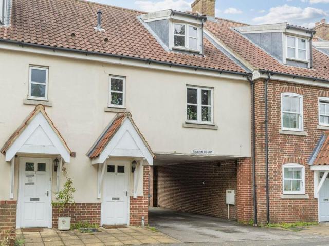 2 bedroom maisonette for sale