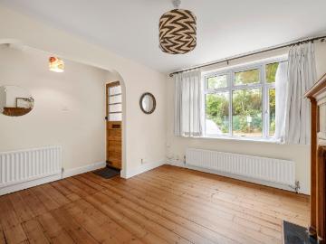 2 bedroom maisonette for sale