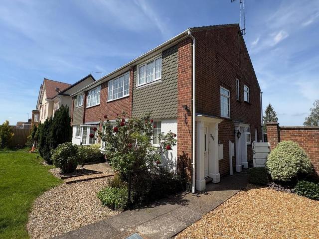 2 bedroom maisonette for sale