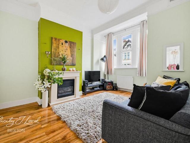 2 bedroom maisonette for sale