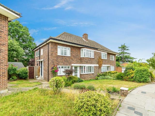 2 bedroom maisonette for sale