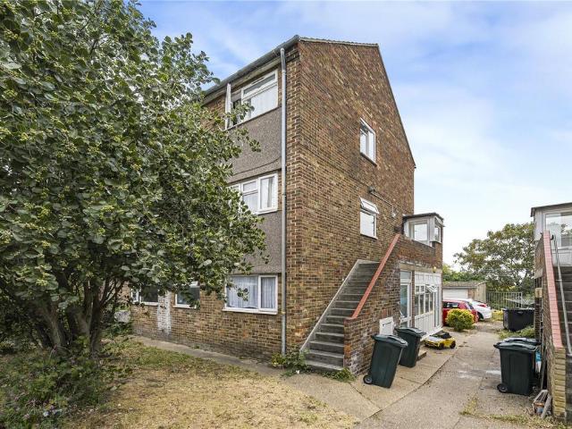 2 bedroom maisonette for sale