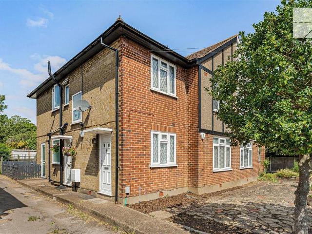 2 bedroom maisonette for sale