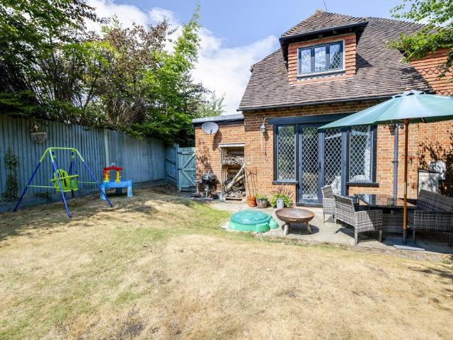 2 bedroom maisonette for sale