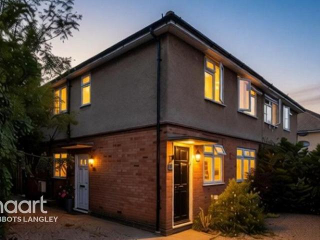 2 bedroom maisonette for sale
