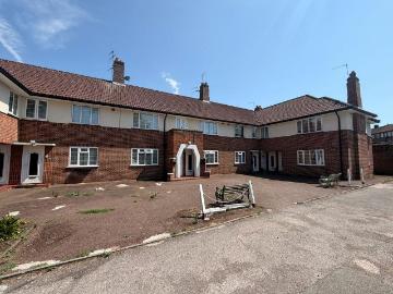 2 bedroom maisonette for sale