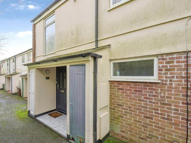 2 bedroom maisonette for sale