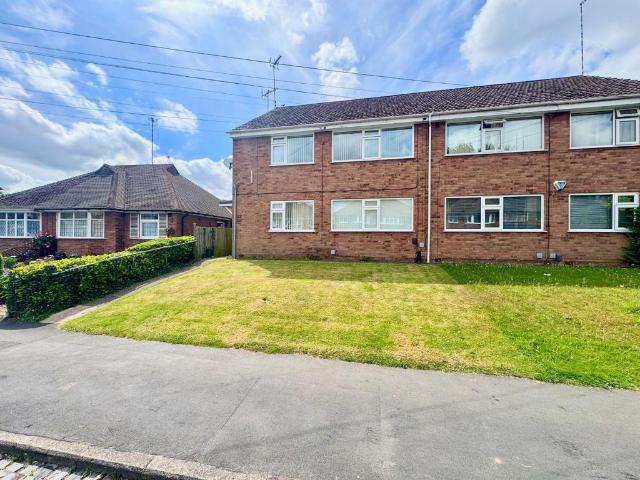 2 bedroom maisonette for sale