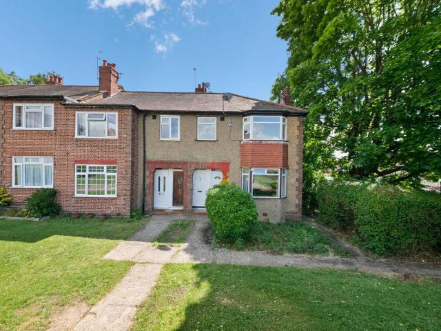 2 bedroom maisonette for sale
