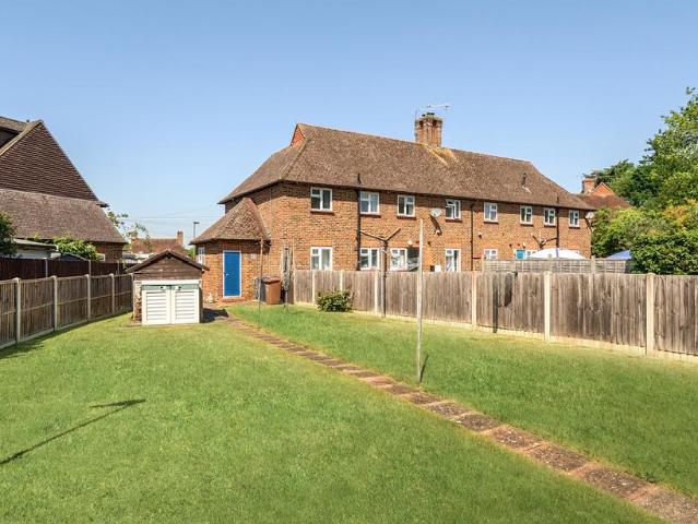 2 bedroom maisonette for sale