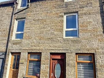 2 bedroom maisonette for sale