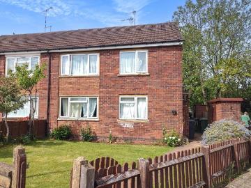 2 bedroom maisonette for sale