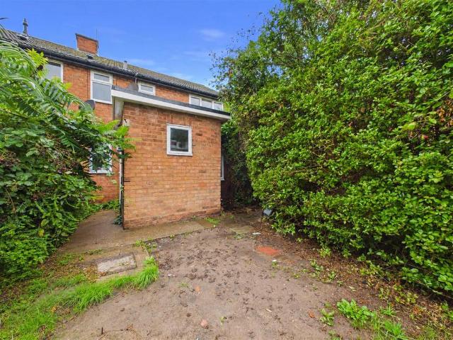2 bedroom maisonette for sale