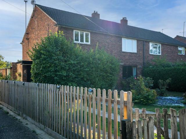 2 bedroom maisonette for sale