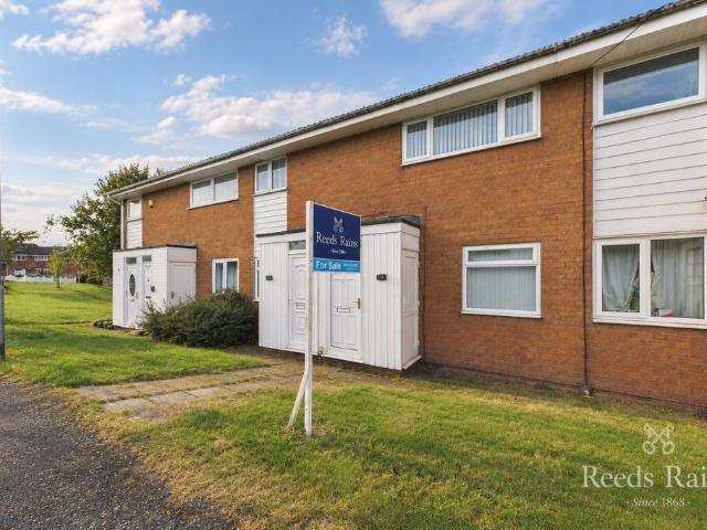 2 bedroom maisonette for sale