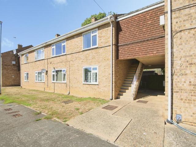 2 bedroom maisonette for sale
