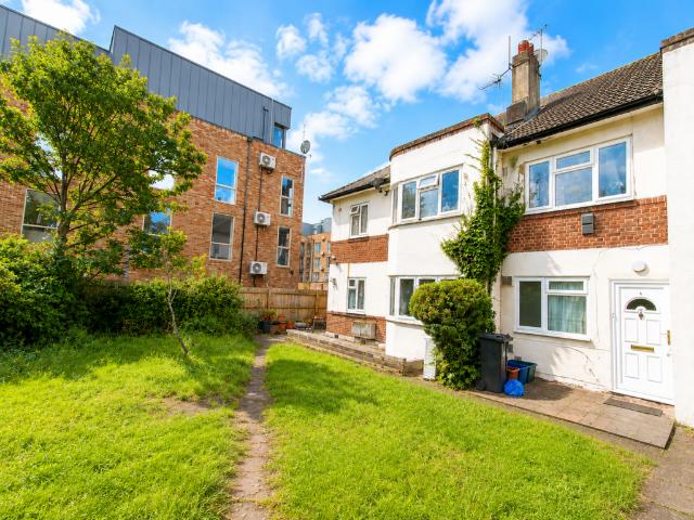 2 bedroom maisonette for sale