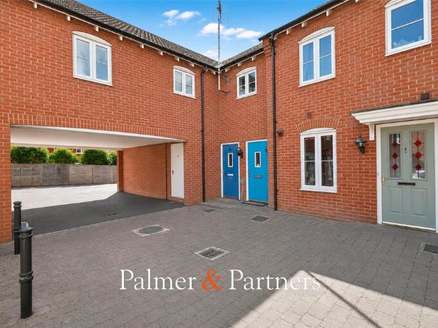 2 bedroom maisonette for sale