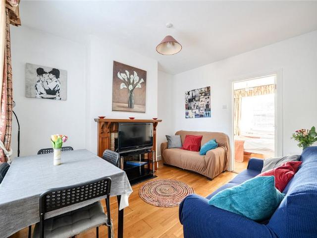 2 bedroom maisonette for sale
