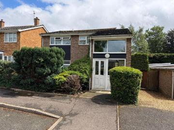2 bedroom maisonette for sale