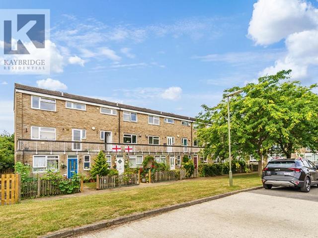 2 bedroom maisonette for sale
