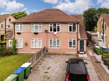2 bedroom ground maisonette for sale