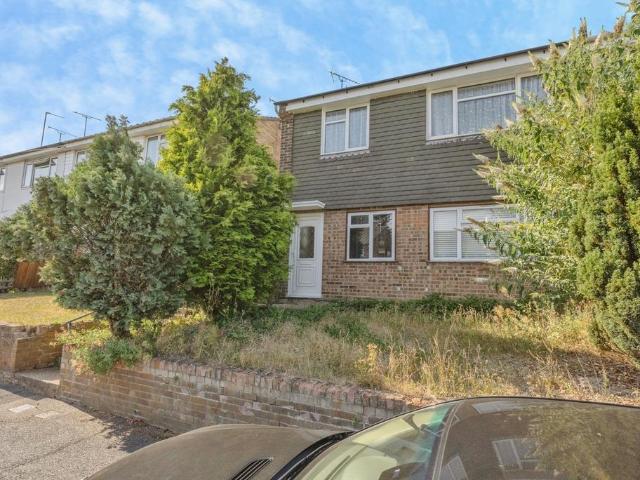 2 bedroom maisonette for sale