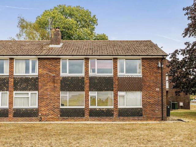 2 bedroom maisonette for sale