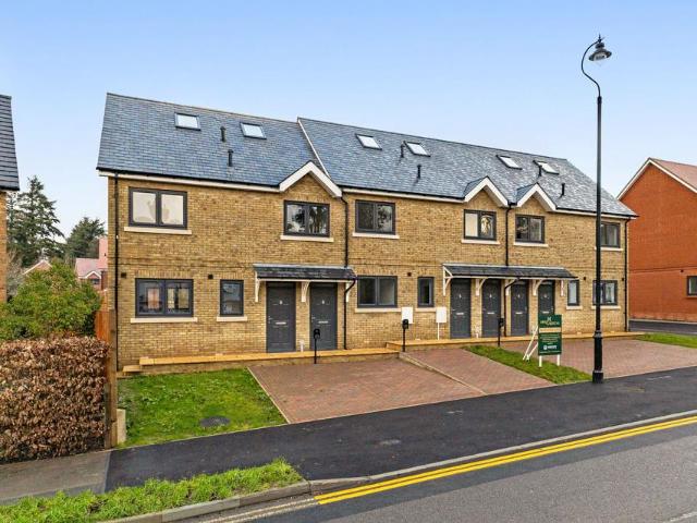 2 bedroom maisonette for sale