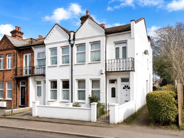 2 bedroom maisonette for sale