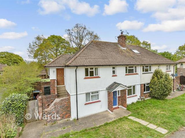 2 bedroom maisonette for sale