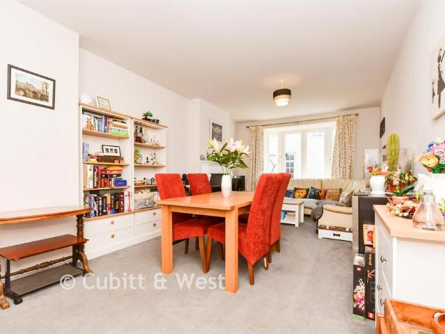 2 bedroom maisonette for sale