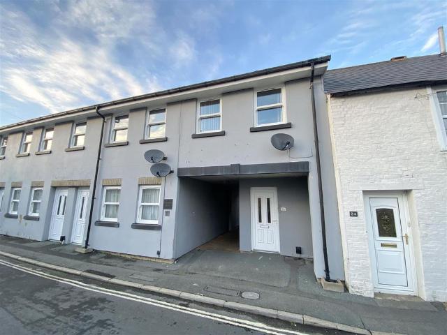 2 bedroom maisonette for sale