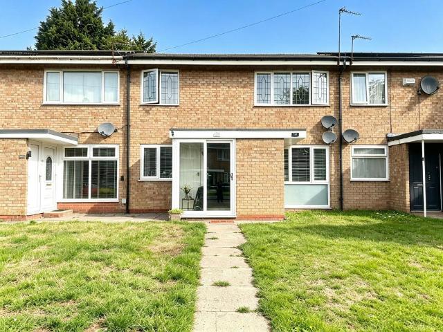 2 bedroom maisonette for sale
