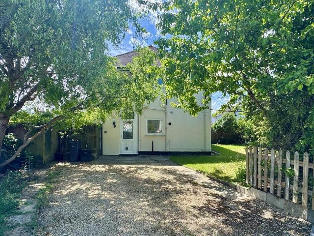 2 bedroom maisonette for sale