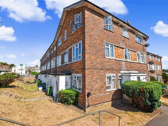 2 bedroom maisonette for sale