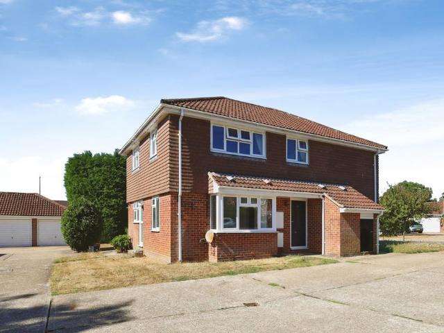 2 bedroom maisonette for sale