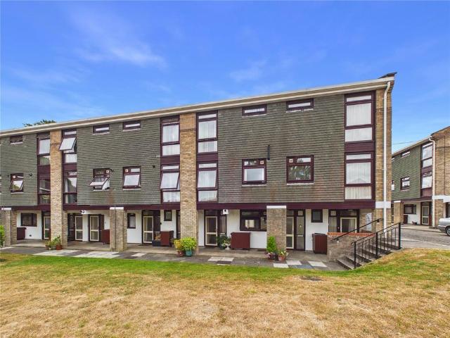 2 bedroom maisonette for sale