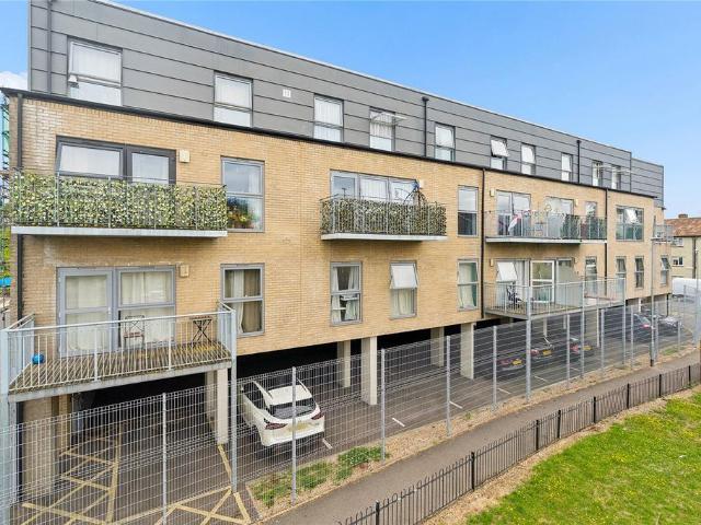 2 bedroom maisonette for sale