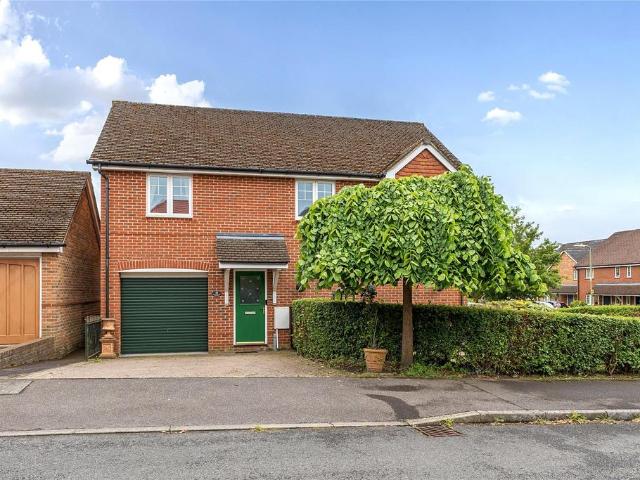 2 bedroom maisonette for sale