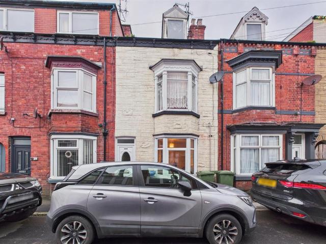 2 bedroom maisonette for sale