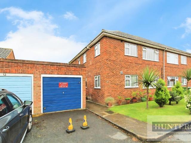 2 bedroom maisonette for sale
